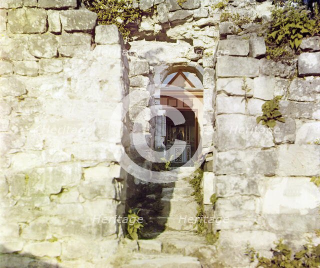 Entrance into the monastery, between 1905 and 1915. Creator: Sergey Mikhaylovich Prokudin-Gorsky.