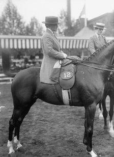 Horse Shows - Mrs. Aileen Potts, 1917. Creator: Harris & Ewing.