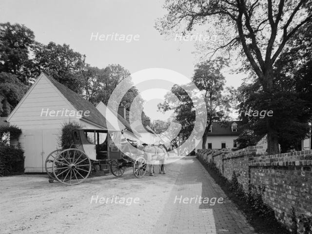 The Old English coach at Mt. Vernon, between 1900 and 1920. Creator: Unknown.