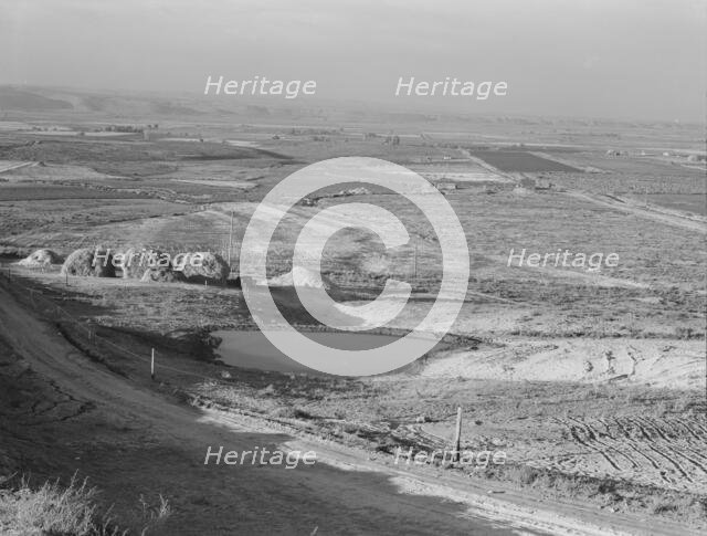 Looking across the Malheur Valley from Lincoln Bench, Malheur County, Oregon, 1939. Creator: Dorothea Lange.