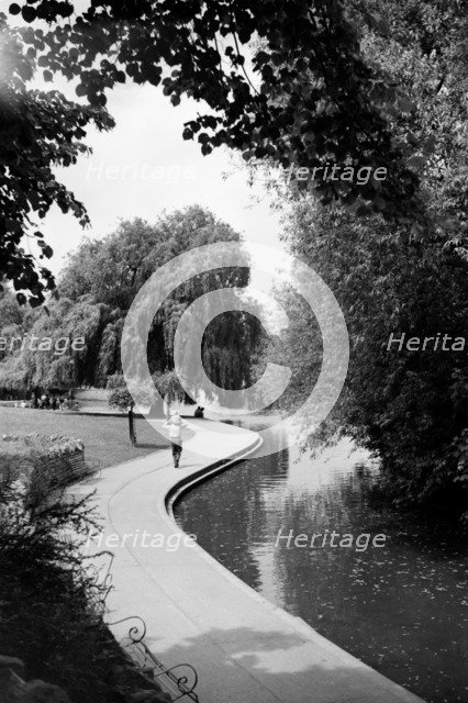The River Thames at Windsor, Berkshire, c1945-c1965. Artist: SW Rawlings