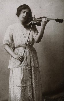 Miss Julia Klumpke, playing the violin, c1900. Creator: Unknown.