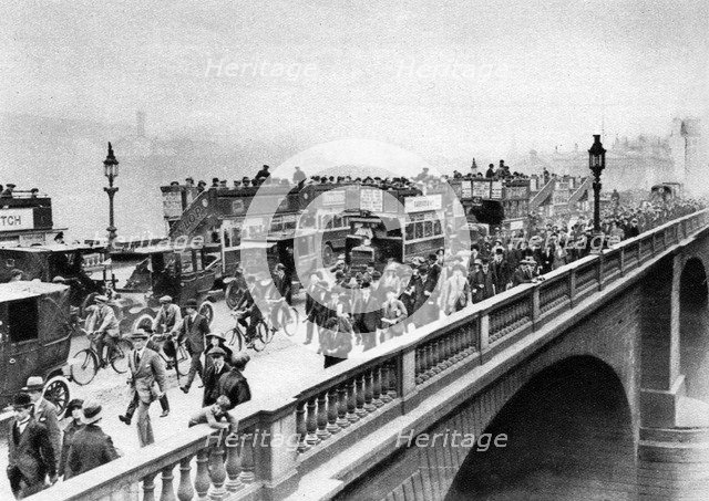 Morning 'rush hour', London Bridge, London, 1926-1927. Artist: McLeish and Paterson