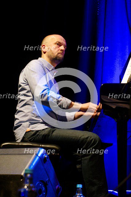 Liam Noble, Ropetackle Arts Centre, Shoreham, West Sussex, Jan 2016. Artist: Brian O'Connor.