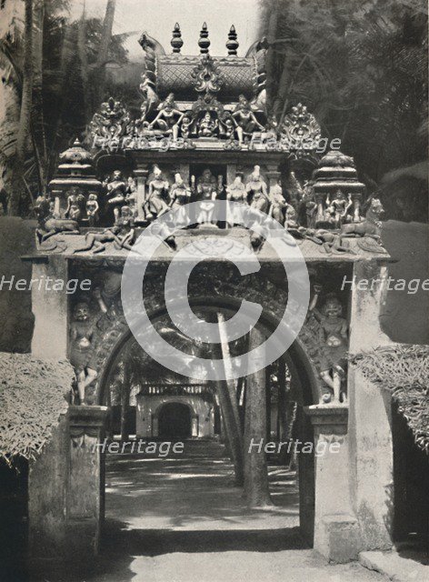 'Eingang zu einem Hindutempel, Ceylon', 1926. Artist: Unknown.