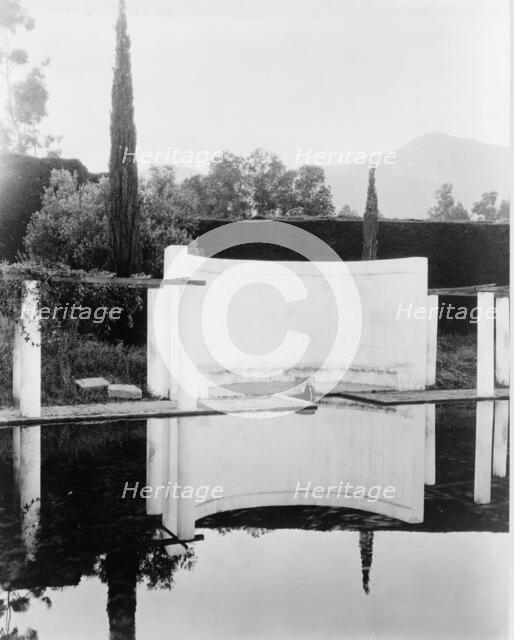"El Fureidis," James Waldron Gillespie house, Parra Grande Lane, Montecito, California, 1917. Creator: Frances Benjamin Johnston.
