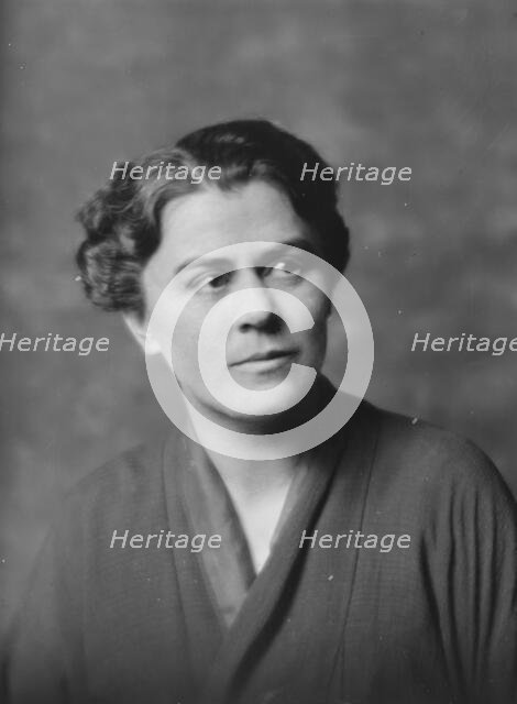 Morris, J.R., Mrs., portrait photograph, 1916. Creator: Arnold Genthe.