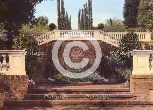 Mrs. Francis Lemoine Loring house, 700 South San Rafael Avenue, Pasadena, California, 1917. Creator: Frances Benjamin Johnston.