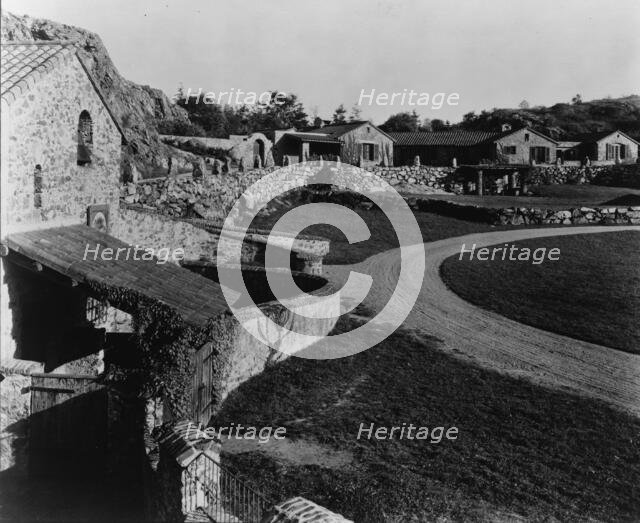 "Surprise Valley Farm," Arthur Curtiss James property, Beacon Hill Road, Newport, Rhode Island, 1917 Creator: Frances Benjamin Johnston.