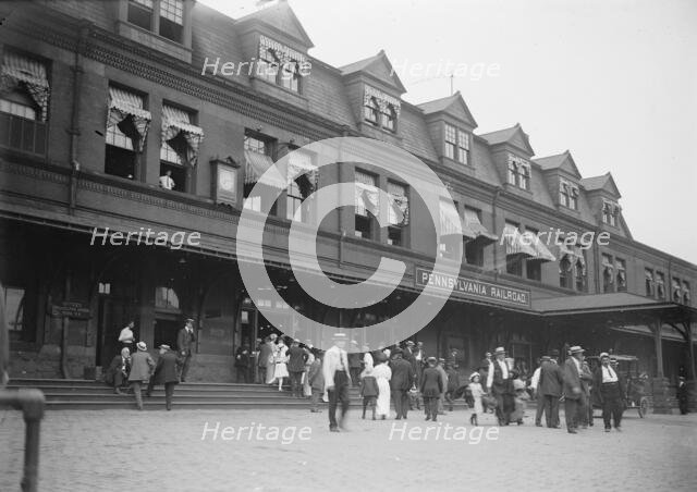 At Harrisburg, between c1910 and c1915. Creator: Bain News Service.