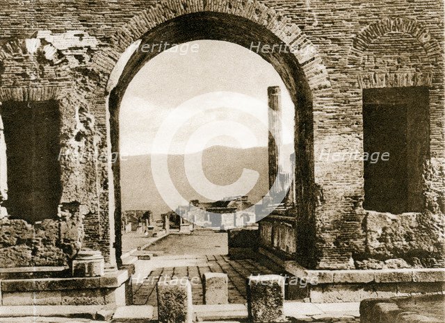 Arco di Nerone, Pompeii, Italy, c1900s. Creator: Unknown.