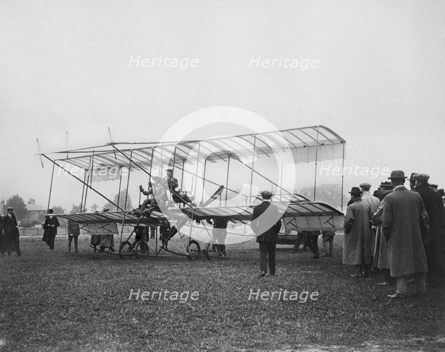 Farman biplane, Bournemouth, Dorset, 1910. Artist: Unknown.