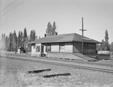Railroad station, Irrigon, Oregon, 1939. Creator: Dorothea Lange.