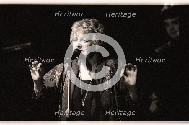 Carol Kidd, Pizza on the Park, London, April 1991. Artist: Brian O'Connor.