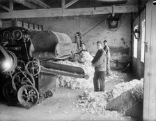 Workers at Earley's Blanket Factory, Witney, Oxfordshire, c1860-c1922. Artist: Henry Taunt
