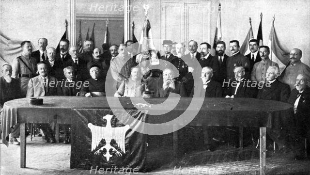 Creation of the Polish Army in France; The Franco-Polish mission receives the flag..., 1917. Creator: Unknown.