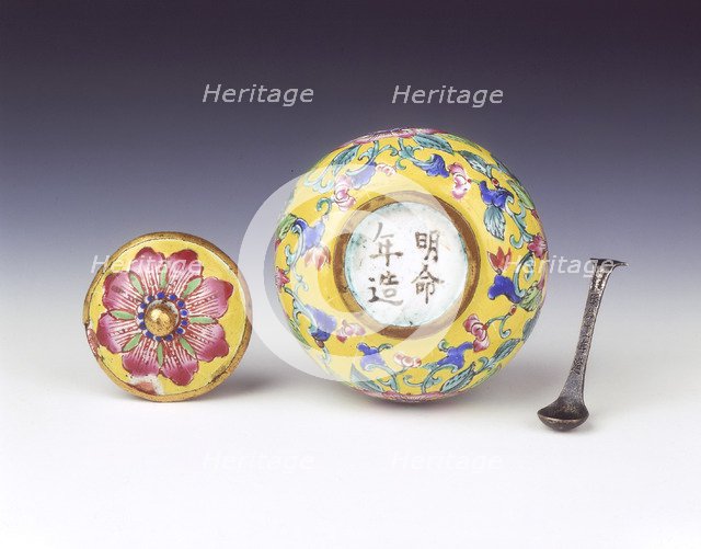 Canton enamel condiment jar and cover, Qing dynasty, China, c1820-c1840. Artist: Unknown