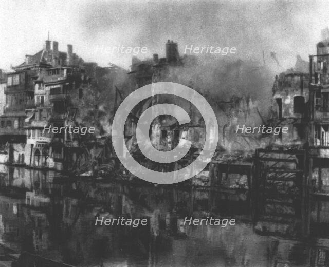 ''Verdun avant la guerre et a present; Le bombardement de la ville basse', 1916. Creator: Unknown.