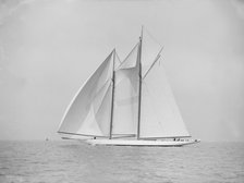 The 380 ton A Class schooner 'Margherita' sailing under spinnaker, 1913. Creator: Kirk & Sons of Cowes.