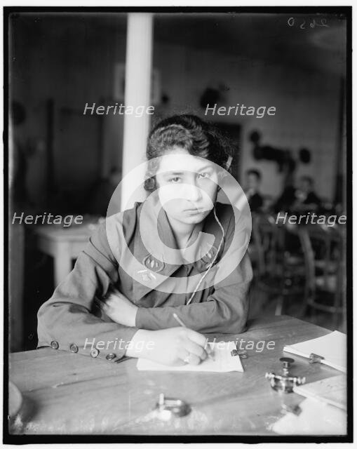 Evelyn Moran, between 1910 and 1920. Creator: Harris & Ewing.