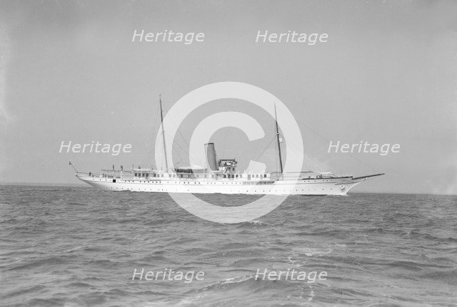 The steam yacht 'Glencairn', 1912. Creator: Kirk & Sons of Cowes.