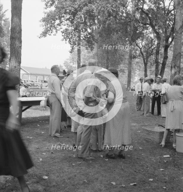 "California Day," a picnic in town park on the Rogue River, Grants Pass, Oregon, 1939. Creator: Dorothea Lange.