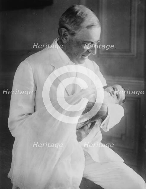 Pres't [i.e., President] Wilson and McAdoo Baby, 1915. Creator: Bain News Service.