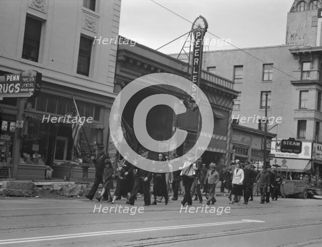 Returning to headquarters..., Salvation Army, San Francisco, California, 1939. Creator: Dorothea Lange.