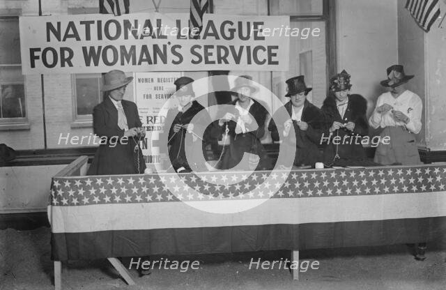 National League for Woman's Sevice, between 1917 and 1919. Creator: Bain News Service.