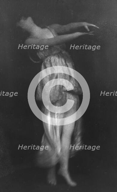 Isadora Duncan dancing, between 1915 and 1923. Creator: Arnold Genthe.