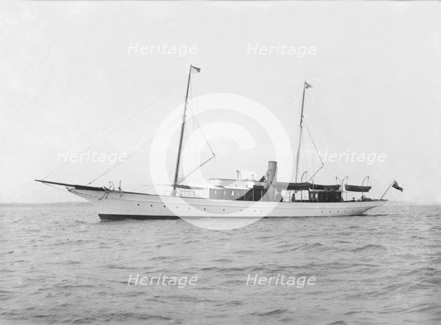 Steam yacht 'Iliona' under way, 1914. Creator: Kirk & Sons of Cowes.