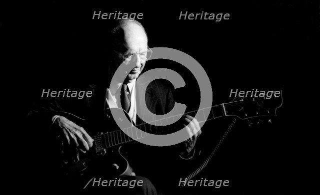 George Van Eps, Bulls Head, Chislehurst, April, 1993.  Artist: Brian O'Connor.