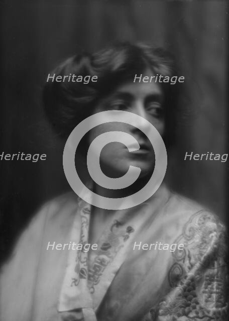 Chester, Constance, Miss., portrait photograph, 1912 or 1913. Creator: Arnold Genthe.