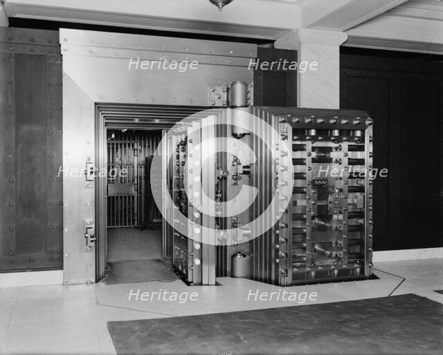 25-ton door, safe deposit vault, main office, Old Colony Trust Company, Boston, Mass., (1913?). Creator: Unknown.