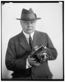 H & E photographer, between 1910 and 1920. Creator: Harris & Ewing.