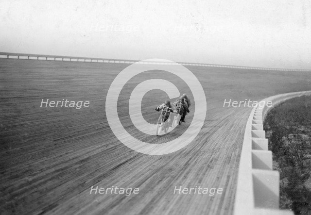 Motorbikes racing at Speedway Park, Maywood, Chicago, Illinois, USA, 1915. Artist: Unknown
