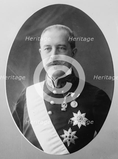 von Aehrenthal, cameo portrait, in uniform, 1910. Creator: Bain News Service.