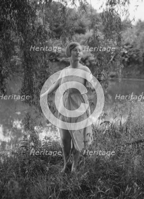 Unidentified dancer, possibly an Elizabeth Duncan dancer, between 1911 and 1942. Creator: Arnold Genthe.