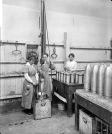 Checking Shells, Cunard Shell Works, Birkenhead, Merseyside, 1917.  Artist: Bedford Lemere and Company