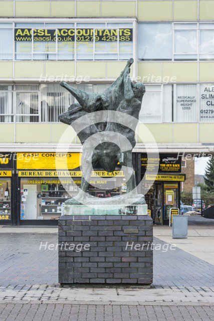 'Meat Porters', sculpture by Ralph Brown, Market Square, Harlow, Essex, 2015. Artist: Steven Baker.