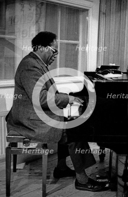 Roland Hanna, Tenor Clef, Hoxton Square, London, Dec 1991. Artist: Brian O'Connor.