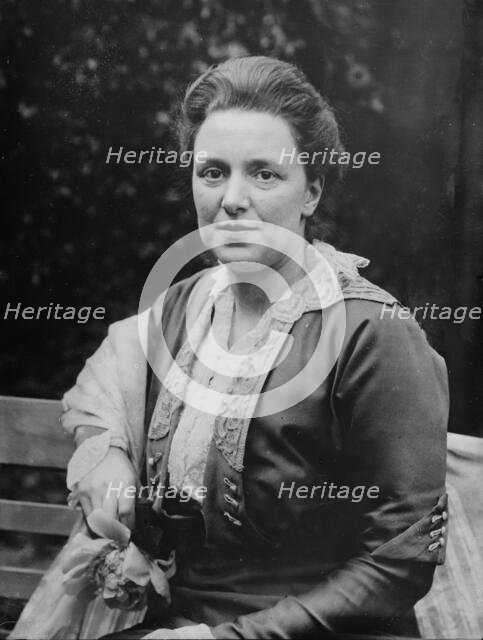 Mme. Leon Dupriez, between c1910 and c1915. Creator: Bain News Service.