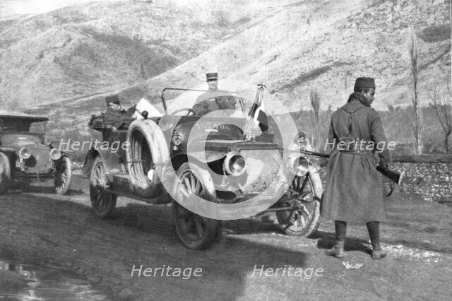'Esclave de la Consigne!; le general Sarrail, en inspection sur le front de Macedoine..., 1917. Creator: Unknown.