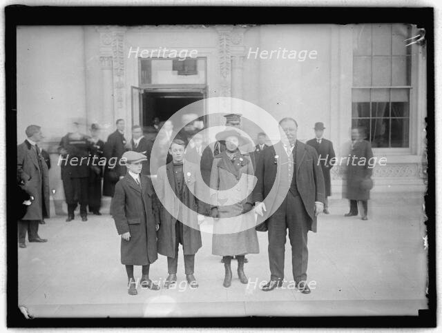 William Howard Taft and family, between 1910 and 1921. Creator: Harris & Ewing.