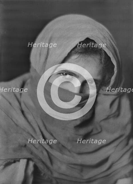 Mme. Zourma, portrait photograph, 1918 Sept. 13. Creator: Arnold Genthe.