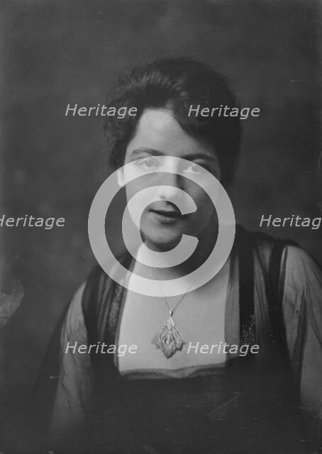 Mrs. A.C. Sanborn, portrait photograph, 1919 Jan. 23. Creator: Arnold Genthe.