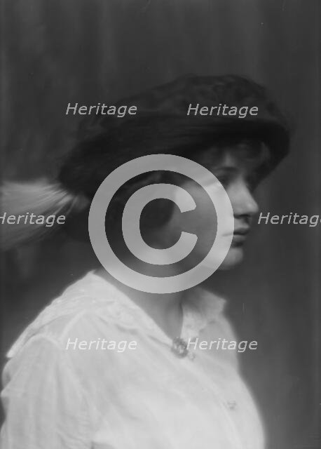 Rice, Loly, Miss, portrait photograph, 1913. Creator: Arnold Genthe.