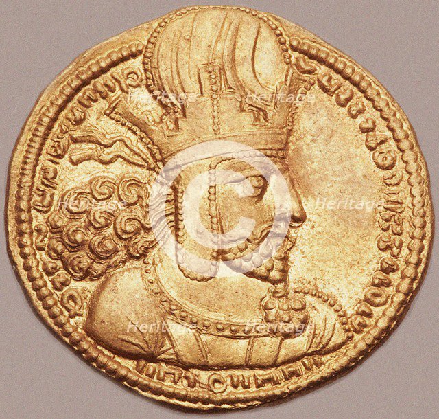 Gold Dinar with Bust of Shapur I the Great.