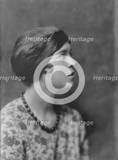 Le Gallienne, Eva, portrait photograph, not before 1916 Jan. Creator: Arnold Genthe.