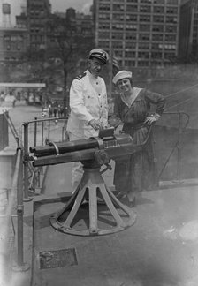 Mabel Garrison & Captain Pierce, 16 Jul 1917. Creator: Bain News Service.